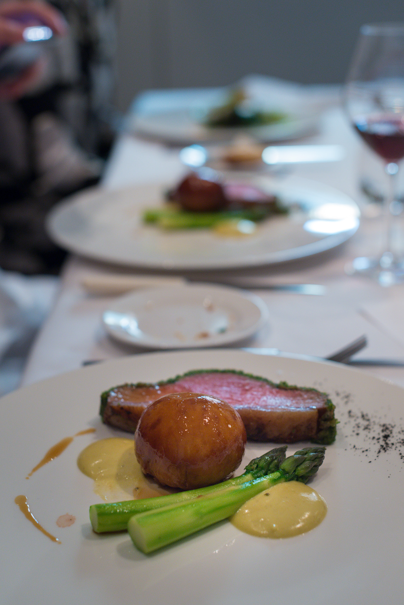 saddle of lamb, asparagus and sticky sweetbread buns - and German Syrah